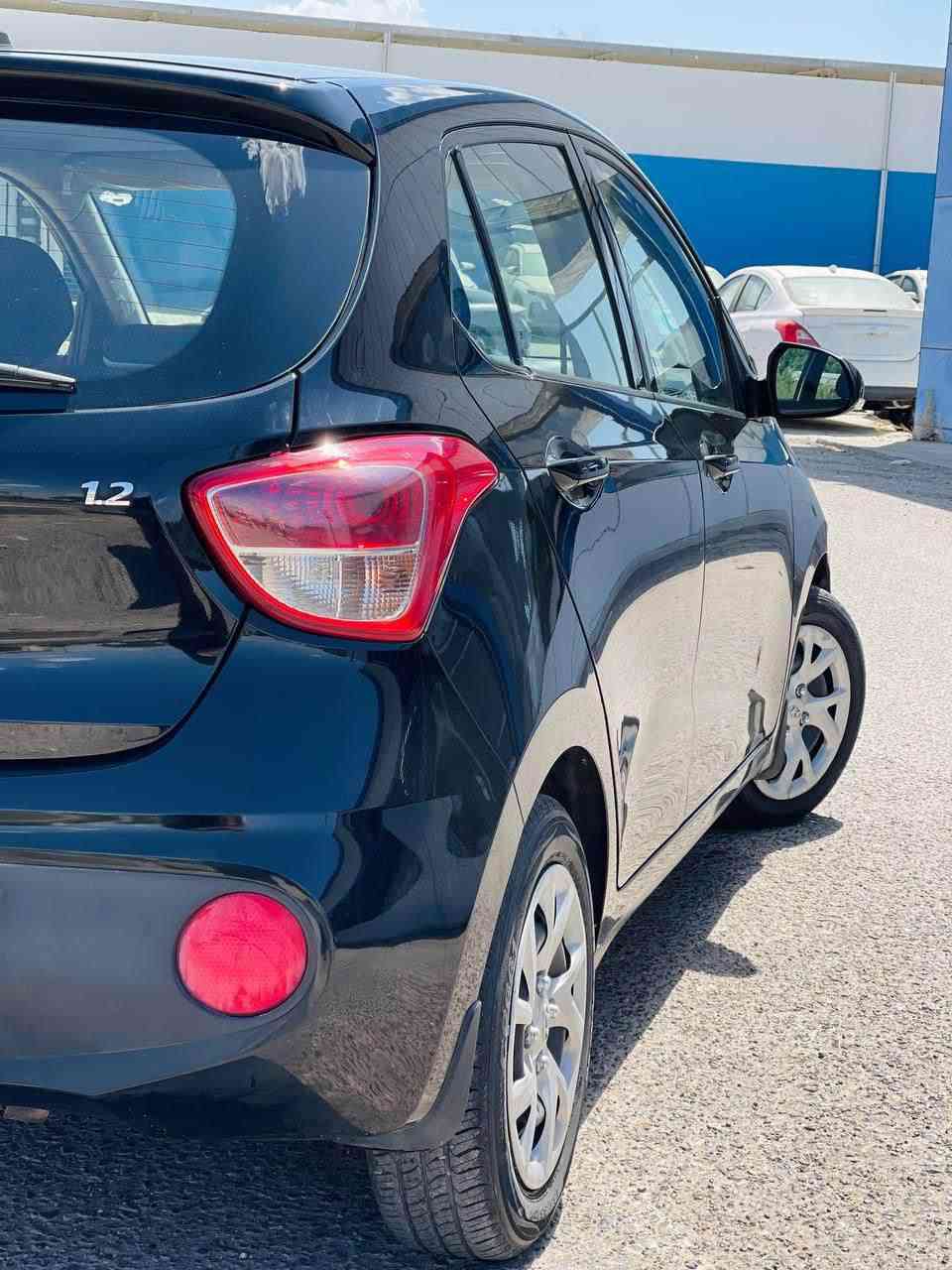 هيونداي 2020 خليجي 
ماشية 20 الف بدون صبغ 
ولا بارد كفالة عامة
السعر 98 ورقة
الاتصال *********** بغداد, العراق
