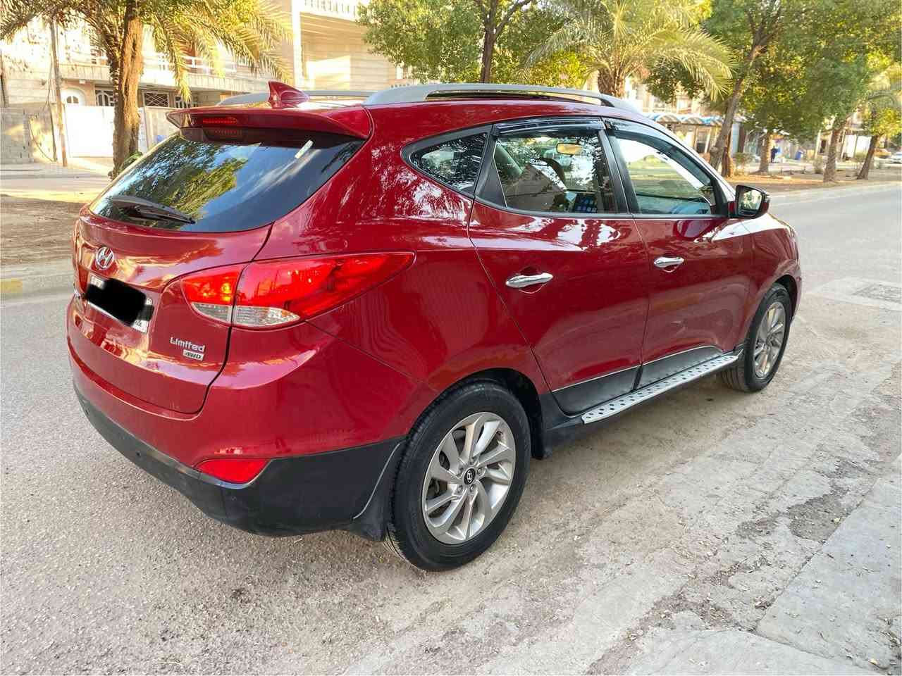 السلام عليكم
من رخصه الادمن المحترم 
للبيع توسان خليجي  2014. فول 1/1
الضررر. بيه. 4 قطع صبغ بدون. دواخل 
صفحه السايق
محرك. 2400 دوش المرغوب
كير 6. نمر AT
بانوراما
بصمه تشغيل وابواب
فور ويل 
كراسي جلد وكهرباء 
تبريد قطعتين 
تبريد بيانو  شاشه. كامره. مع شاشه متحركه 
ماشيه. 95 كم 
باسمي. ارقام سنويه هزه جديده 
مكان. السياره. بغداد.  
السعر ١٢:٥٠٠$ 
***********
