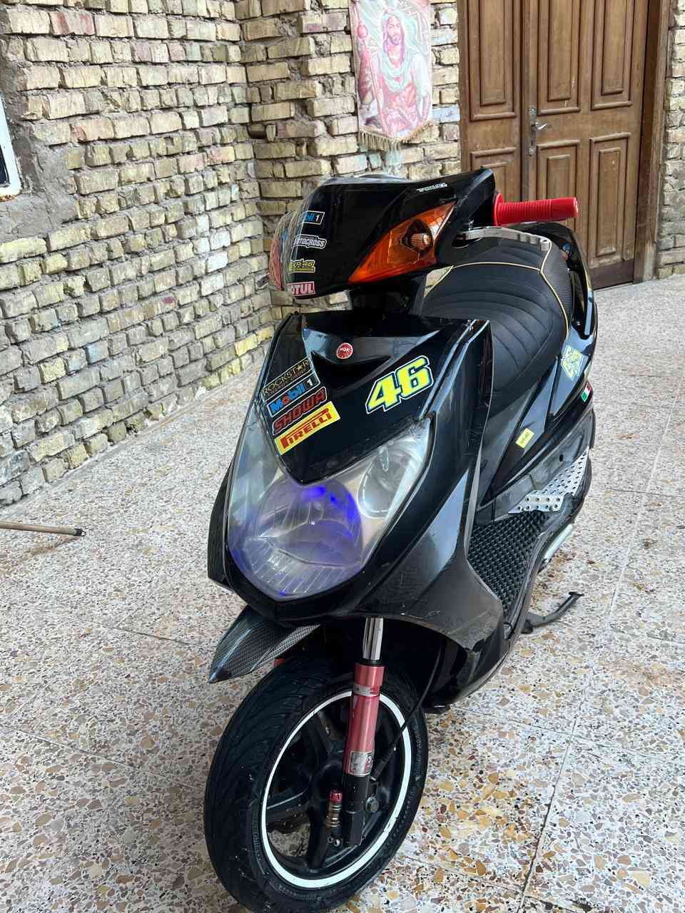 سلام عليكم سكنس فحل للبيع كلها مزوده يدات وصدر امامي خلفي وفلاوين وكلجات ومكينه جبيره الاتصال على الرقم ***********
