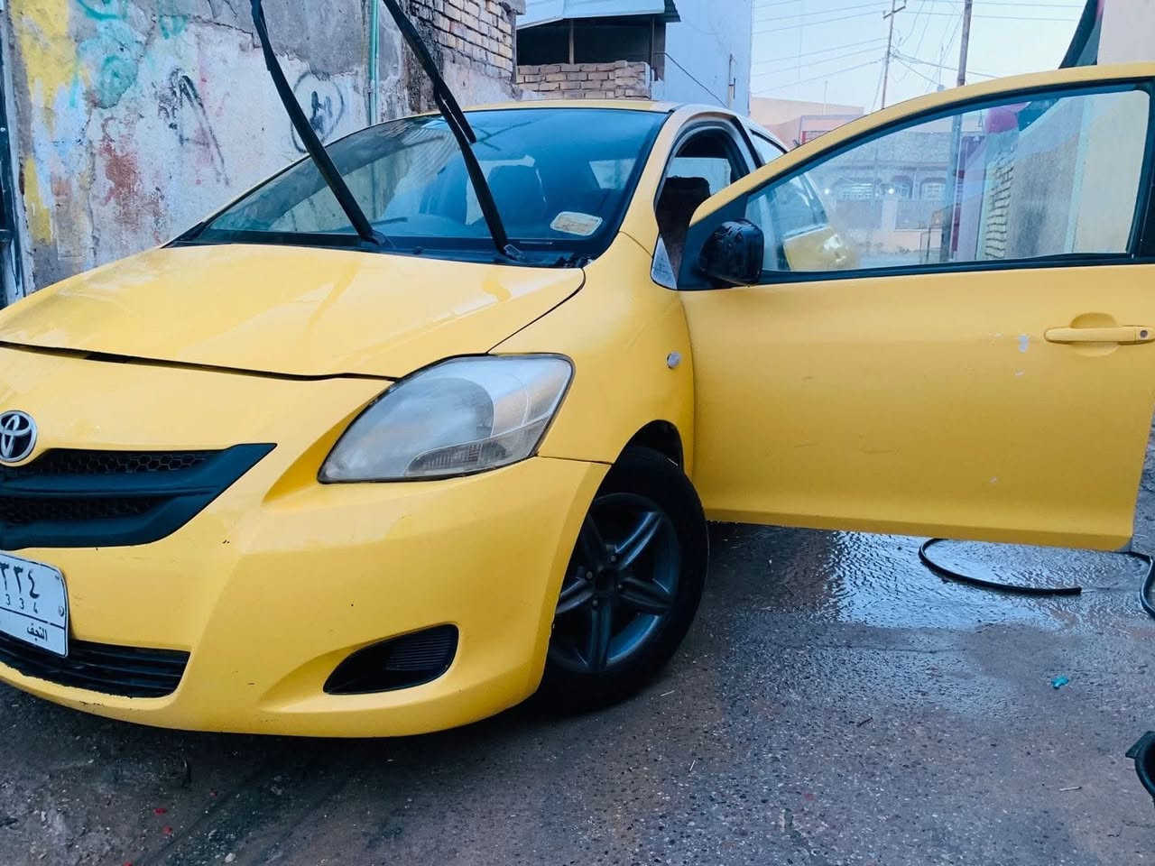 السلام عليكم
 سيارة كورلا يارس 2008  كير ومكينة خير من الله حدادية 60٪ ودواخلها حلوة ونضيفة وكشر السيارة مثل ماموضح بل صورة  رقمها مميز   السيارة شرط العتراف
سنوية مستحقة تجديد صار سنتين يتحمل الباعع تجديد السنوية والغرامات وبيها نواقص السيارة لعدم التفرغ السعر 60 وبيها مجال مكان السيارة بابل لمدحتية لحمزة لغربي 
للتواصل
 والسايره بيها قاصرين ثنين سنتين ويبلغون واني اتكفلك بل وكاله
***********
