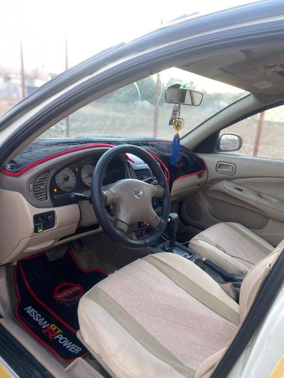 السلام عليكم سني موديل 2008 ياباني أصل تفاحه مكينه قبق اسود كير مكينه تبريد صدر خير من الله تخم تأير حادثه طخه ليوره خفيفه مبدل قبق جنطه السيارة جاهزه منضومه غاز كبل للشارع السيارة رقم بغداد الماني مشروع وطني بسمنه هيئه مصفره  السعر 80 وبيه
مكاني بغداد الحسينيه الراشديه رقم الهاتف ***********
