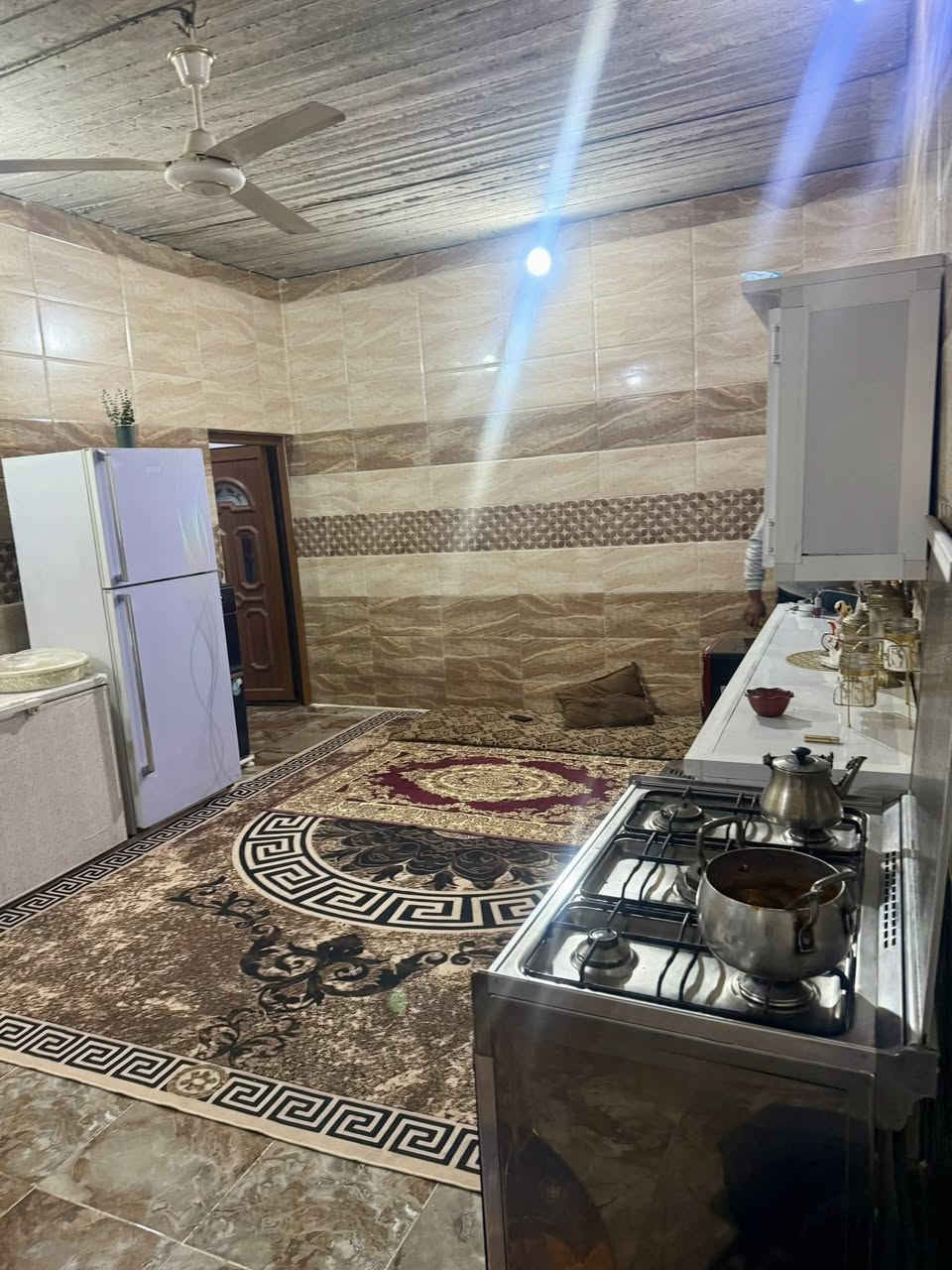 دار للبيع ط2 

مساحة 240م ( 8*30)القادسية ،قطعة 500،عرض الشارع 15.    للاستفسار:- مكتب نصير للعقارات 
العنوان :- تكريت ،القادسية ، وسط شارع قطعة 500

للاتصال:-  ***********
نرفق لكم صور من الدار 

ملاحظة / فقط واجهة الدار لم تكتمل .
