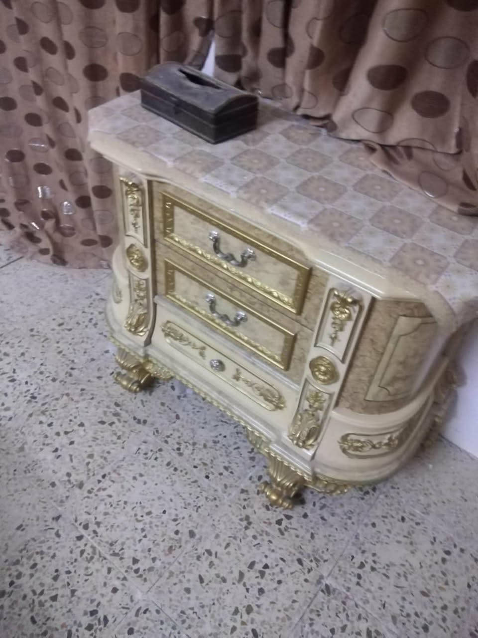 غرفه تكمه. نضيفه مابيها اي جلخ السعر 550 . بيها مجال. المكان هيت


**إذا كنت صاحب هذا الإعلان وتريد حذفه لأي سبب، رجاءا أرسل رسالة إلى الدعم الفني**
