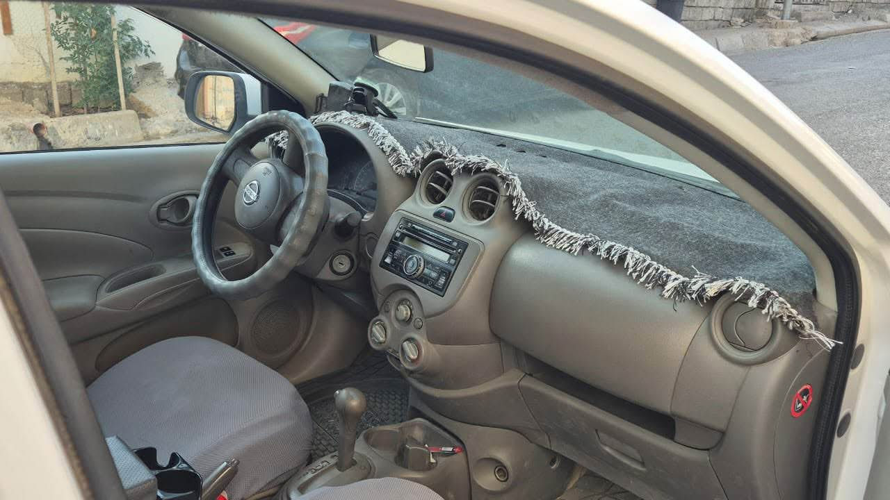 نیسان سەنی ٢٠١٤ 
پشتو پیشی زۆر جوانە ناو داخیلی هەموو بەشەرت جەپی خەفیفی پشتی هەیە ٣ پارجەی بۆیاخە 
گیر مەکینە بەشەرت 
سەوداش دەکەین 
٨٣ مجال  برایەنە 
*********** Singapore
