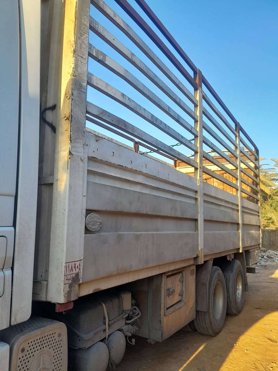 السلام عليكم بدي للبيع قفص للبيع  ***********
