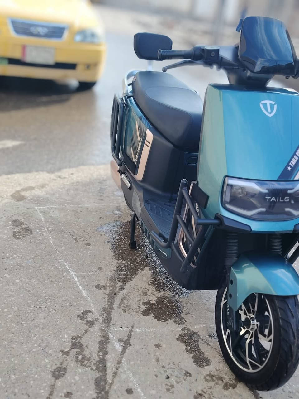 السلام عليكن شباب عندي هاذ الماطور للبيع 1و300بي مجال تواصل عل رقم واتساب***********
