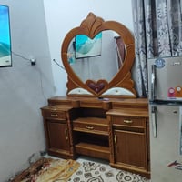 غرفة نوم • عراقي • خشب ثقيل