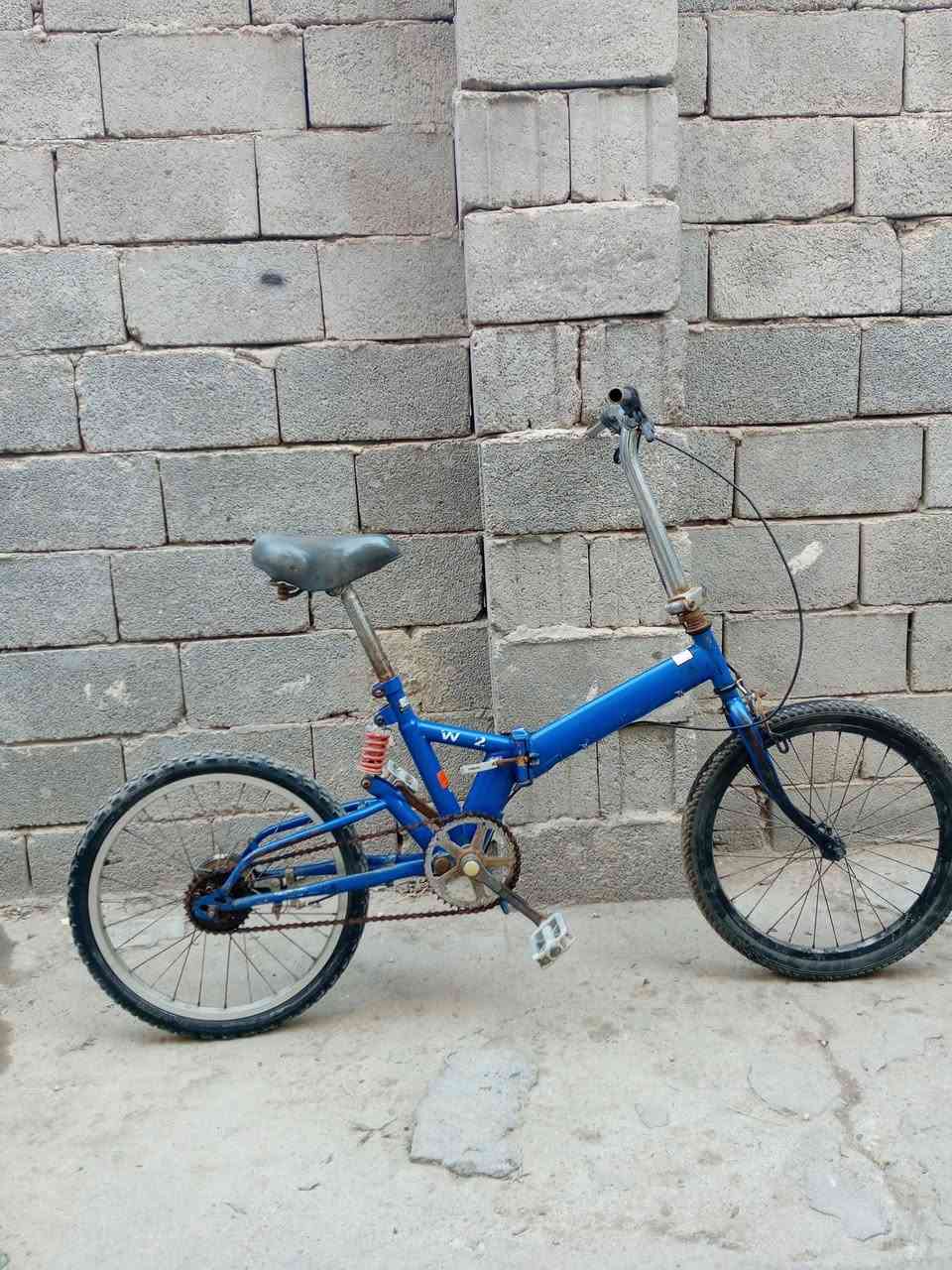 .
بايسكل ((حجم 20))  أمريكي ابو الطبگه كامل لا مصبوغ ولا هاي بلادي تايرات جدد البايسكل مال استعراض حلو وسريع ..السعر 60 بي مجال بسيط مكاني البصرة كرمه علي رقمي ***********
