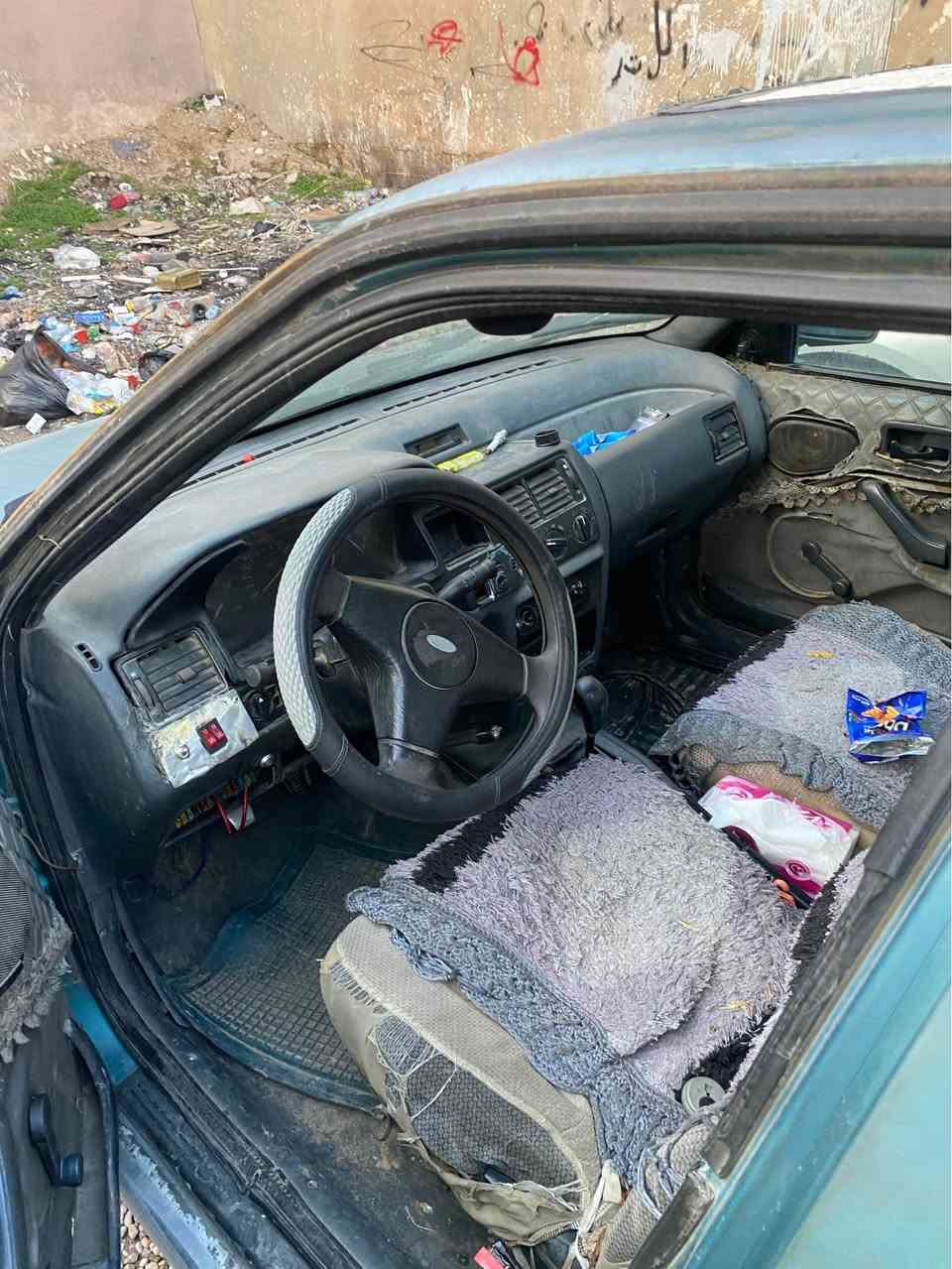 فورد اسكورت للبيع شرط تحويل وغرامات
يحتاجله تجفيت مكينه 
مكان السياره كركوك حي الواسطي 
السعر 10 ورقات 
بطاقه بانزين بي 
*********** كركوك, العراق
