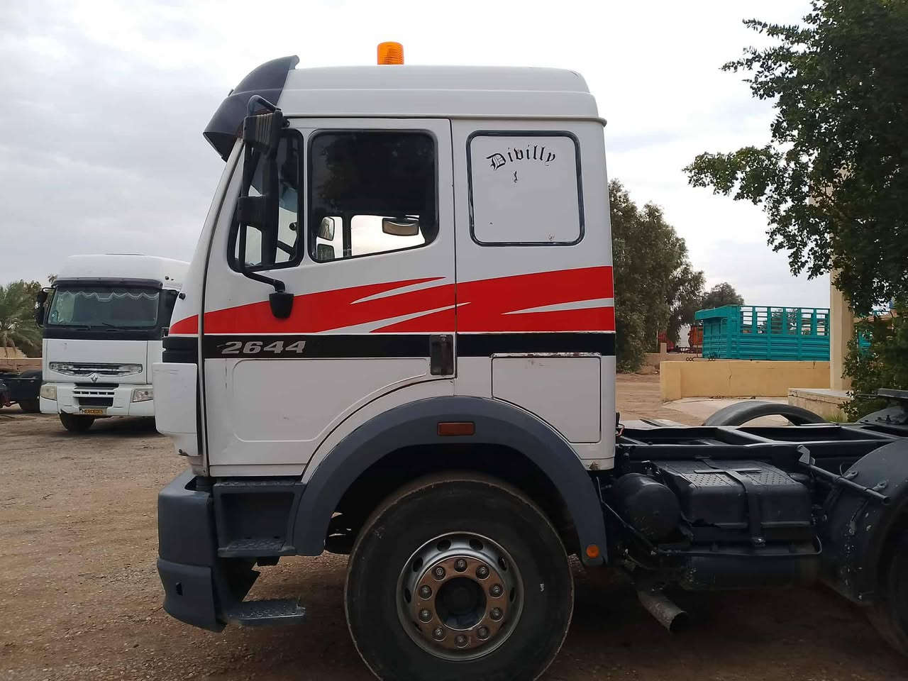 سلام عليكم
للبيع البي كرواتي موديل 96 سنكل امامي حجم 26.44 
حجم  الكير 240 تخم تاير سياره نضيفه بمعنى الكلمه 
رقم نينوى الجديد سنويه لل29 السعر 250$ وبيه مجال 
مكانه فلوجه المعارض 
الاستفسار الاتصال ***********
***********
