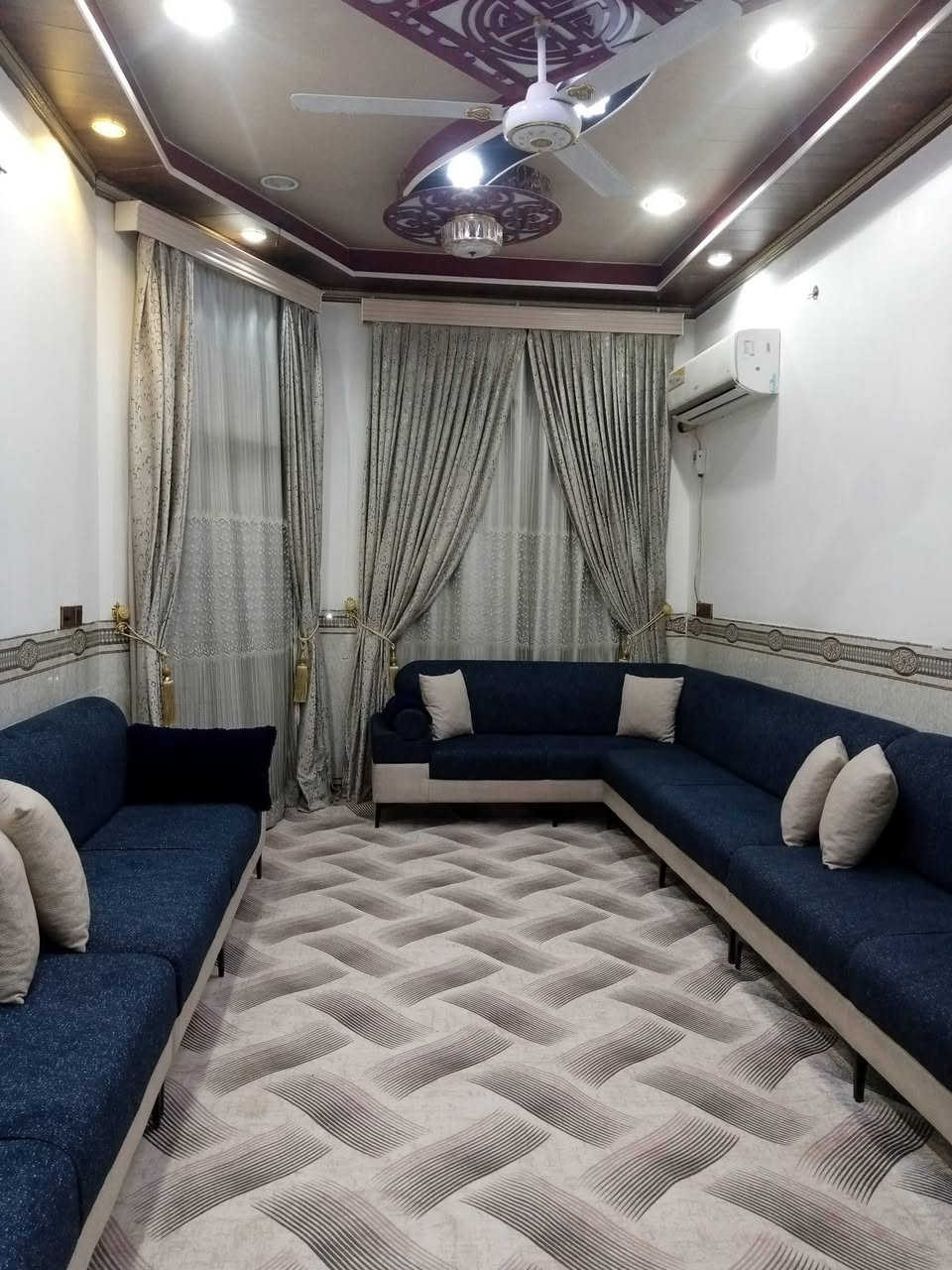 مشتمل للبيع مساحه ١٢٥طابو صرف طابق واحد ابو عجاج 
قرب مدرسة رمضان الخير فرع روضة الأديان ***********
