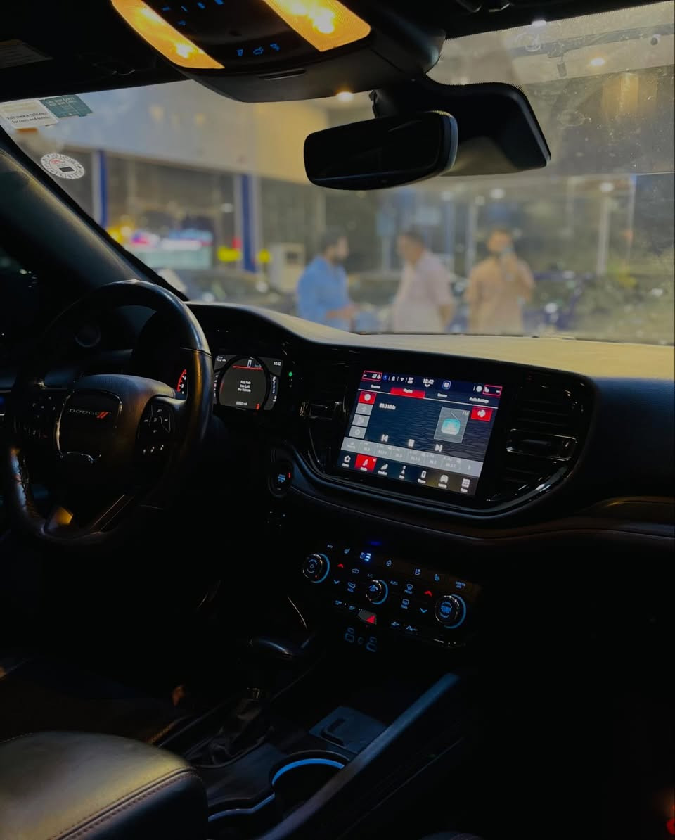 بسم الله ما شاء الله توكلنا على بركة الله.
#الحوت_لتجارة_ومزادات_السيارات 🇮🇶 
______________________________________
#اعلان_بيع_سيارة
#عروض_مميزة #لاتفوت_الفرصة
🔷السيارة : دوج دورانكو R/T Max
🔷سنة الصنع : 2023
🔷اللوحة : اربيل
🔶السعر : 318 ورقة🔥
🔷الضرر : تبديل وصبغ بنيد وطرف الجاملغ الامامي. (صور الضرر مرفقة بالاعلان)
🔷ضرر الايرباك : دركة ودشبول.
🔷رقم الشاصي : 1C4SDJCT2PC555842
______________________________________
🔷المواصفات: R/T Max 1/1 
🔹حجم المحرك 8 سلندر 5.7L 
🔹عداد المسافة 50 الف ميل
🔹فتحة سقف
🔹رادار امامي وجانبي وخلفي
🔹تنبيه الخروج عن المسار 
🔹حساسات امامية و خلفية
🔹ستيرن كهرباء
🔹جنطة كهرباء
🔹كراسي جلد
🔹تبريد وتدفئة الكراسي الامامية
🔹تدفئة الكراسي الخلفية 
🔹كراسي كهرباء
🔹ويل كب حجم 20 انج مع اطارات بحالة جيدة
🔹وضعيات قيادة
🔹لايتات LED بالكامل
🔹شاشه تحكم بالايعازات
🔹تحكم ستيرن جهتين
🔹بصمة ابواب وتشغيل وتشغيل عن بعد
🔹مع باقي المواصفات الاعتيادية
————————————————————————
☎️ الاتصال :
***********
***********
📍النجف الاشرف - المدينة المائية - مقابل حي الجامعة - قرب سنتر جبل عامل.
#دوج دورنكو دوج_دورانكو دورانكو ‎

🔹TIKTOK 
https://www.tiktok.com/@hoot.cars?_r=1&_t=ZS-93D4aRKWGKQ

🔹INSTAGRAM 
https://www.instagram.com/hoot.cars?igsh=MWZkcjE5cHhja2Rleg==

🔹WEBSITE 
https://hootcars.autos
