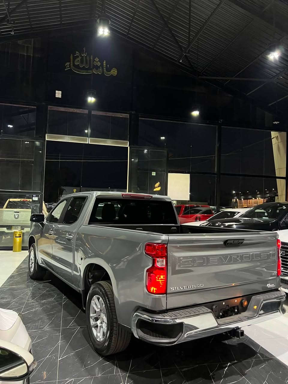 Chevrolet Silverado 
2024      LT   2.7  - 4x4

بسمە و شغال
شاشە و کامیرە
لایت لید
کوشین کهرابایی
کوشینات هیتر
سوکان هیتر
رادار
باب طویل
بودی قصیر

23.000 mile
2 قطعە صبغ
سعر 288 ورقة وبیهە مجال

معرض ( رێبوار سالار صالح ) اربیل شارع ١٠٠م
***********
***********
