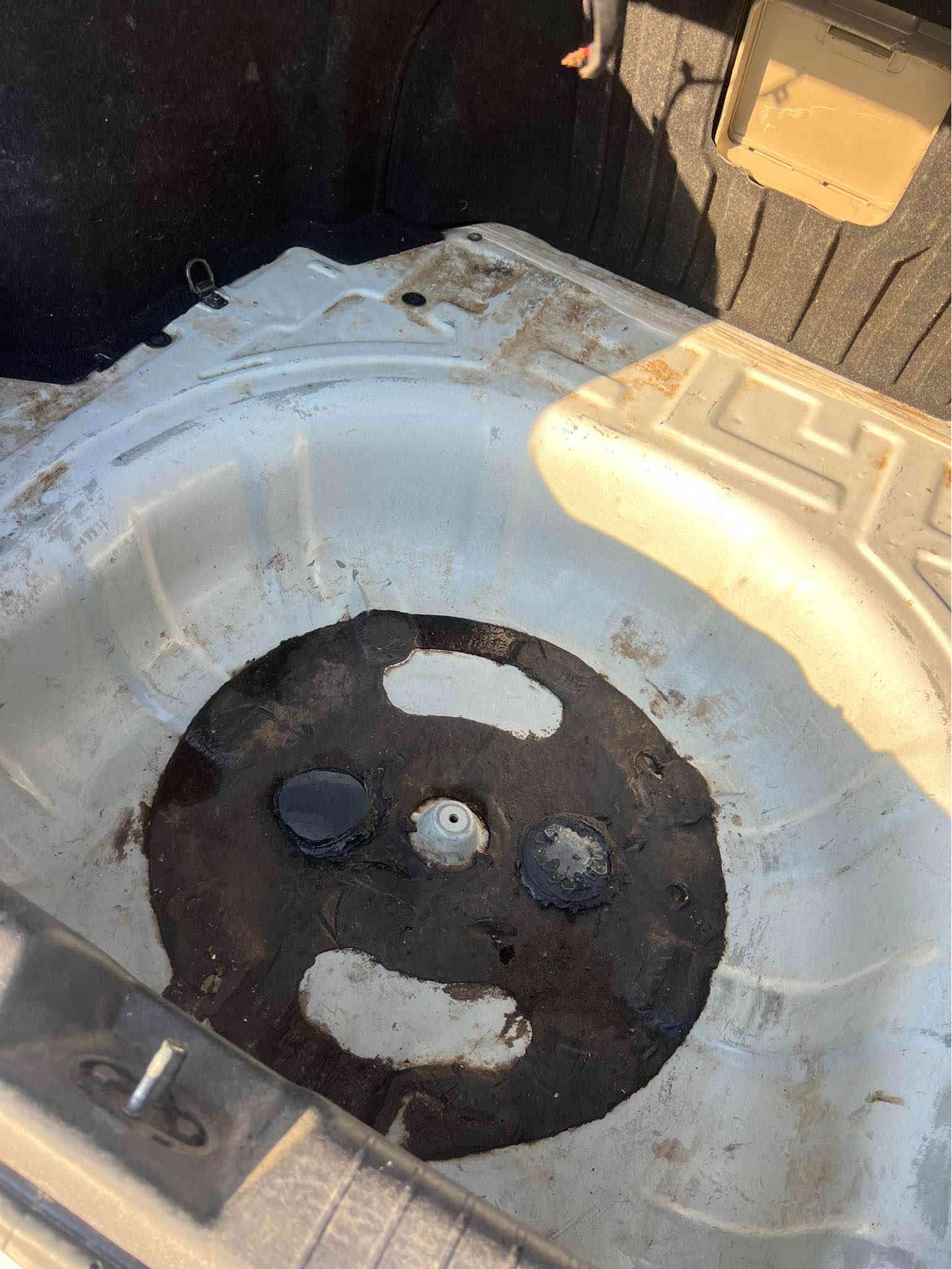 بۆ فرۆشتن یان گورینەوە بشتی بەدلم بیت ئاڤانتی 2007
براوةي دوبةي
سةقفي بوياغي نية
پيش و پشتي كةپسة بيدةعم
گيرو مةكينةو كارةبابتی تەبریت بةشةرت 
نرخ = ٤٨
ناونيشان سۆران
*********** أربيل
