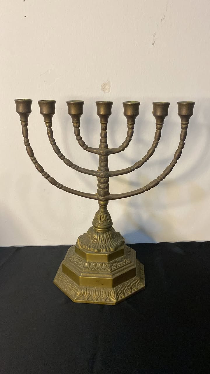 مجموعة من الشمعدانات النحاس للاستفسار والتواصل ع الخاص


**إذا كنت صاحب هذا الإعلان وتريد حذفه لأي سبب، رجاءا أرسل رسالة إلى الدعم الفني**