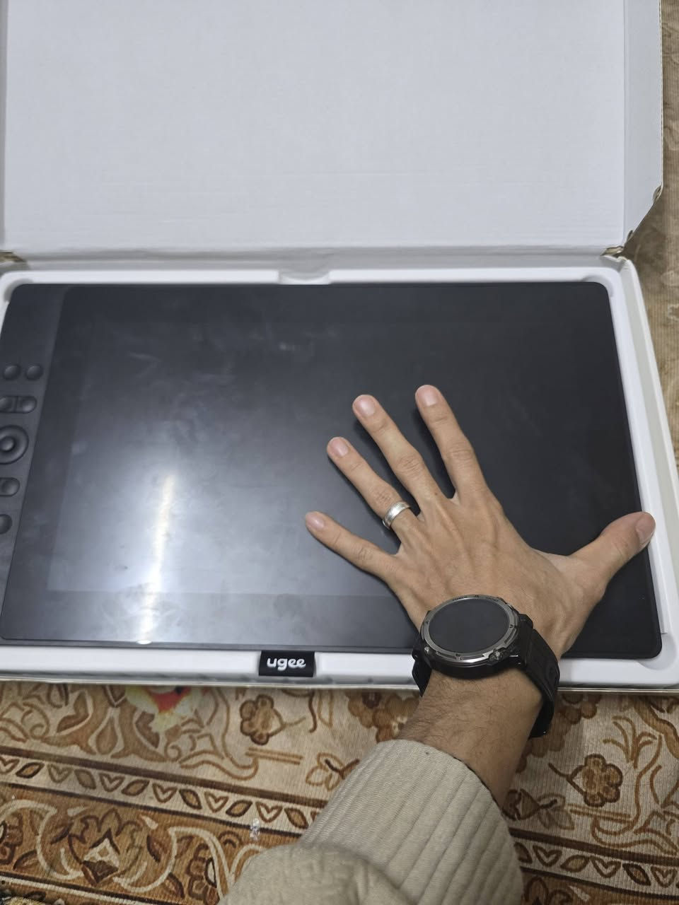 شاشة بهذا الشكل تربط من خلال الموبايل طبعا الطبقة مالته بيبر مات تشبه الورق تستخدمها للرسم فدشي 65 مع التوصيل


**إذا كنت صاحب هذا الإعلان وتريد حذفه لأي سبب، رجاءا أرسل رسالة إلى الدعم الفني**