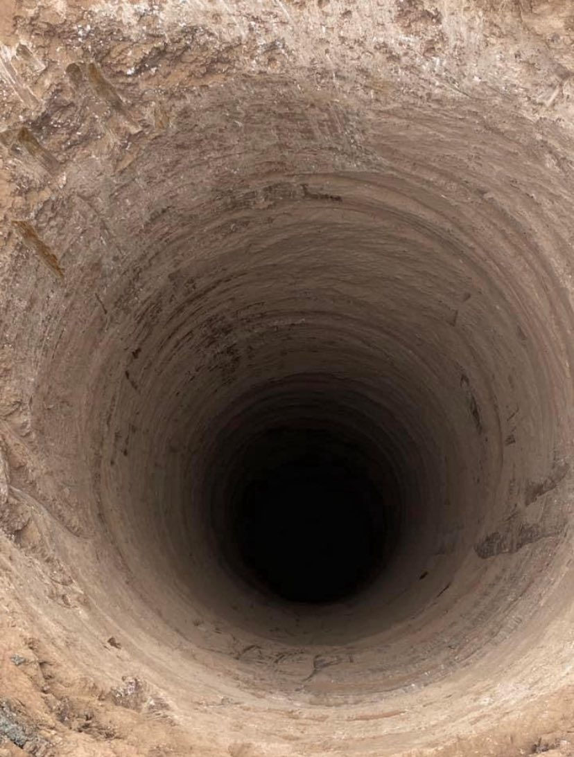 حفارة حفر بئرصحيايات عرض 120يبقى صافي بعد بناء متر صافي نشتغل بلوك 10سم عمق لحد 10متر شغل درجه أولى حفر وبناء علينا عليك بس مواد معلومات أكثر أتصال على أرقام 
***********
***********
