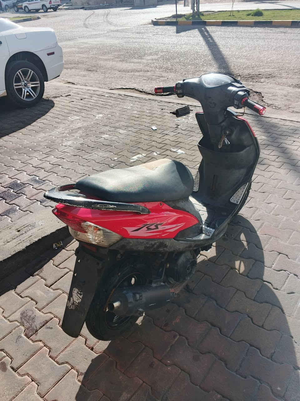 ماكس عدله للبيع
كهربائيات كلها شغال سلف هندر لايت كلشي شغال 
مبدل زنجيل فقط
سعرها 475 وبيها مجال قليل شراي يتصل 
***********
