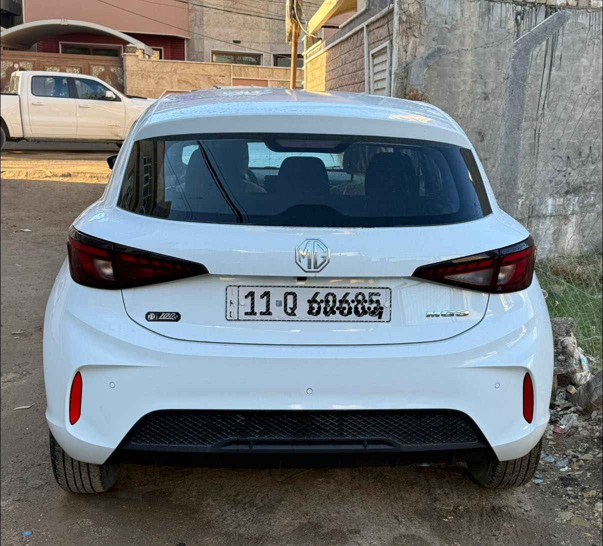 السلام عليكم 

سيارة MG3 موديل 2025 للبيع 

 رقم بغداد ، المواصفات العادية ، ماشية 20 ألف قابلة للزيادة ..
 كفالة عامة ، جديدة والعناية دورية ، شخط بسيط بالدعامية .. 
 
-محرك 1500 تنفس طبيعي (دوش)
-كير اوتوماتيك 
-شاشة وكامرة 
-حساسات خلفية 
-كشافات امامية هايلوجين 
-اشاير بالمرة الجانبية 
-بك لايت LED 
-تحكم مقود جهتين 

***********

السعر 100 ورقة قفل بيع مستعجل جداً  
ماابيع باقل شكرا لتفهمكم
