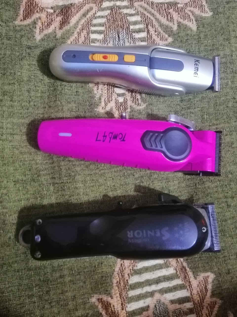 سلام عليكم مكان حلاقه للبيع حلوات العنوان كربلاء *********** اتصل وتدلل
