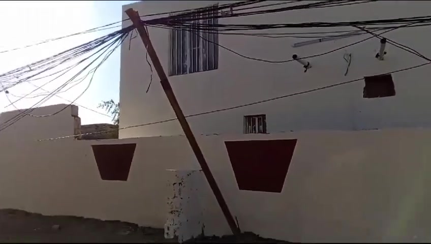 السلام عليكم بيت 120متر البيع عدال ابو جاسم مكلف في النشر غرفتين وصاله مطبخ استقبال بيه حديقه بيه مرتبه من الاتصال على الرقم *********** استفسار اتصل على هذا الرقم حي الحضاره مقابل حي الحضاره  سعر تفاق على تصال عليه على الرقم استفسار
