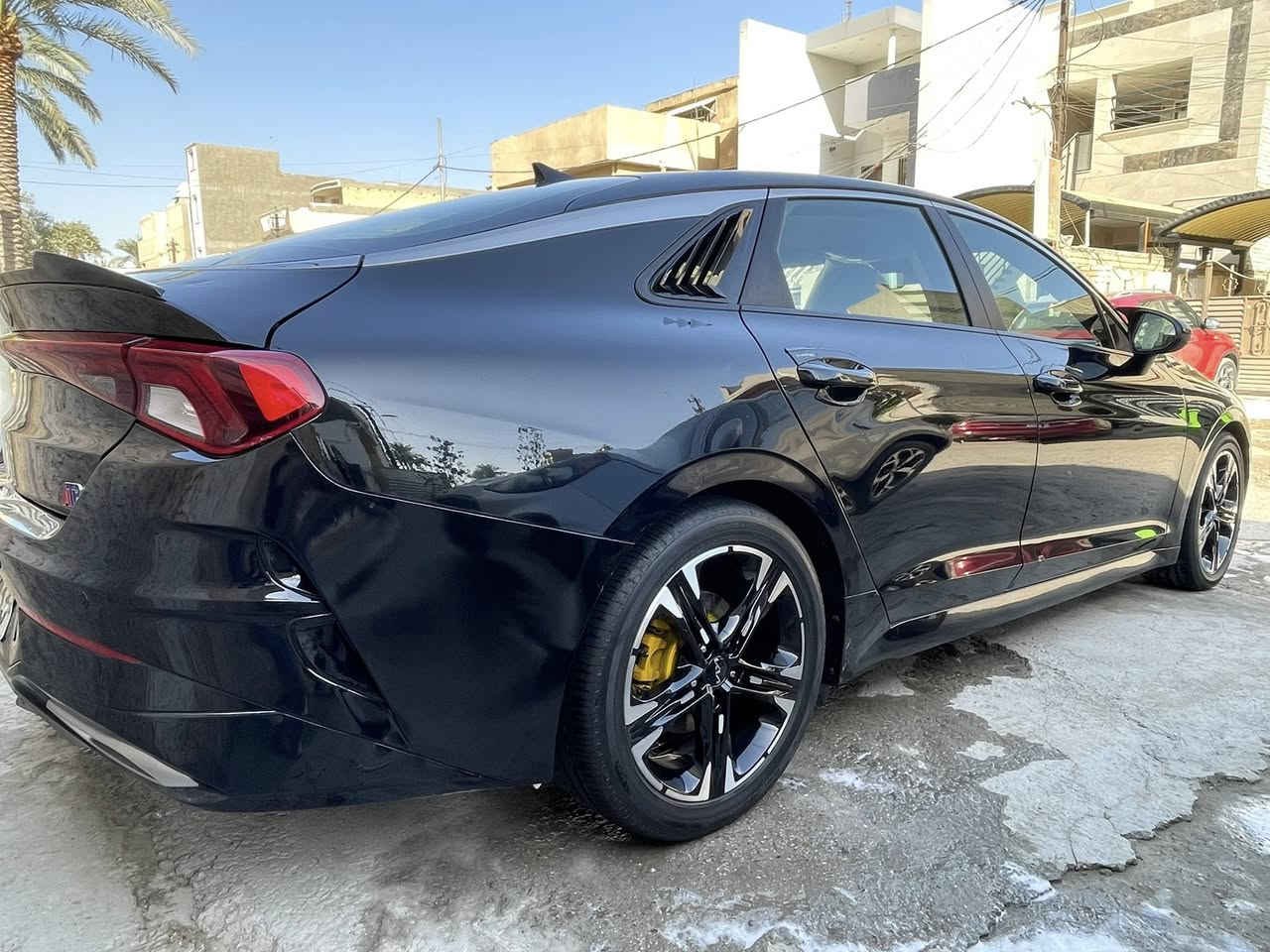 السلام عليكم للبيع k5 حادث موضح بالصور بيها جاملغ امبدل بدون ايرباك بدون دواخل السياره جديده كل نقص مابيها موديل 2021 رقم اربيل بيها منظومه غاز ام الضمان(انسه الدوانز) السعر 153 للاتصال ***********
