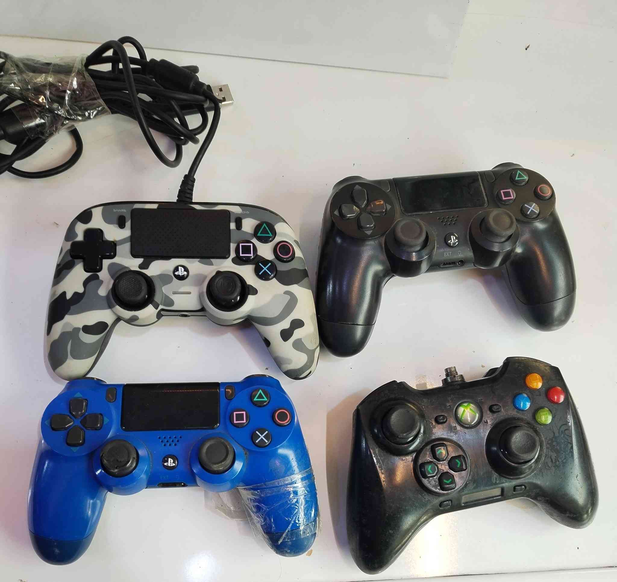 الكل للبيع بي الشغال وبي لا بيع فحم 
بلي تو شغال بدون صورة عدد ا

يدات بلي فور ۲ تفيد قطع غيار يدة فور واير عدد ا

يدة سيكا واير ليس ۱ جدید

يدات بلي 2  بلوتوث  3قطع شغالت بس معرف عنم شي الضوء يشتغل بس ما عندي جهاز افحص بيه ومعرف بيهم 

يدة اكس بوكس شكل غريب معرف 

دفيدي عدد ۲ واحد فحصت واحد الاسود يشتغل ضوء ويحول ولكن لا يضهر صوره على الشاشه

فيشة اكس بوكس اورجینال

فيشه وتحويله اكس بوكس ٣٦٠

شخاطه الوان تلفزيون قديم

شاحنة بلي فور

شاحنة بطاريه بلي ٣

اتاري عدد ۲

اتاري محمول عدد ۲

وبقيه التفصيل موضح بالصور تابعو الصور
بيع شي على شي (((.. فحم...)))
السعر للكل ٤٠ الف ((((والتوصيل مجاني لجميع المحافظات)))) أحمد حسن


**إذا كنت صاحب هذا الإعلان وتريد حذفه لأي سبب، رجاءا أرسل رسالة إلى الدعم الفني**