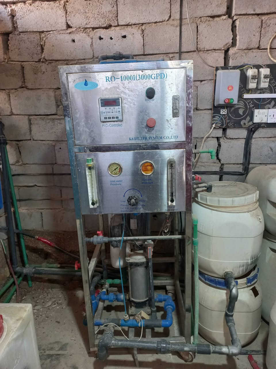 السلام عليكم 
معمل ماء ارو للبيع 
ابونص 
مخرج حنفيه ام نص 
يحتوي على فلتر رمل وفحم 
وفلاتر قطنيه عدد 2
مع تانكي ابو 5000 عدد 1
للاستفسار اتصال على الرقم
***********
