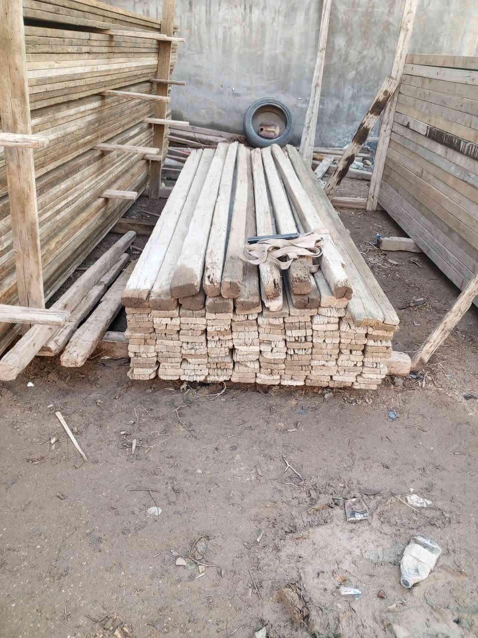 سلام عليكم خشب للبيع لوح 4متر روسي تارس25مع لوح 3متر وسير 2×4 طول 2/50م مع لوح طول 200م الاستفسار ‏‪***********‬‏
