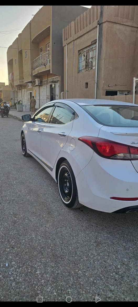 السلام عليكم النترا للبيع موديل 15 GLS بصمه فتحه تبريد قطعتين مدوشمه كامله تخم تاير ماشيه 76  حقيقي مكينه 1800 سياره نضيفه مكفوله من الصبغ والتبديل ماعده نص دوسه صبغ وبيه بارد قليل كير مكينه كفاله ماعدا تبديل رواجز فقط رقم بغداد انكليزي السنويه ل ٢٠٣٠  بأسمي السياره بالكوت السعر ١٤٠ وبيه مجال قليل ***********
