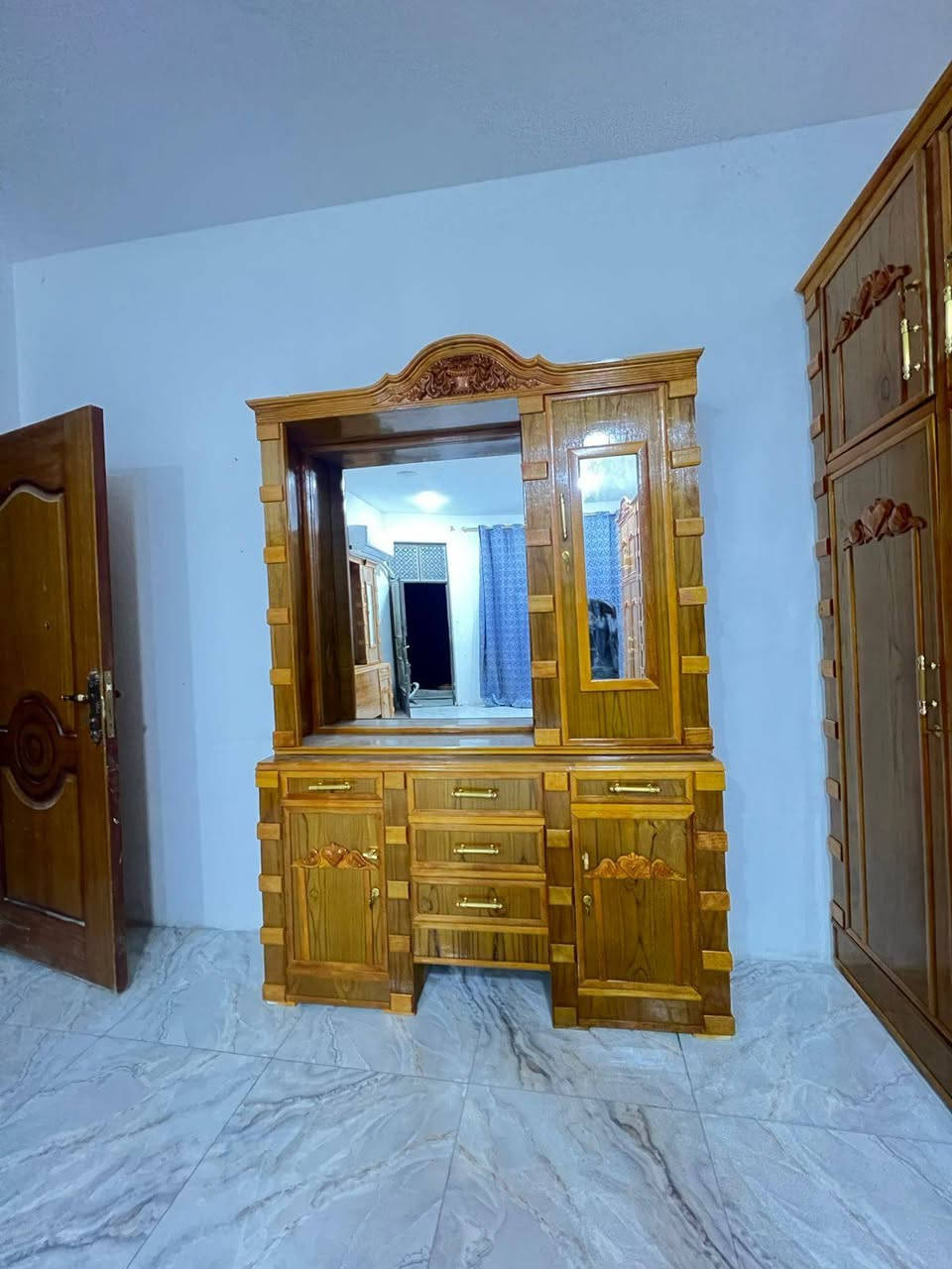 غرفه 6 باب ملحق صاج داخل وخارج ضهر جرجوبه شغل درجه اولى مستعمل اخت جديده موديل مسراح طابوكه بغداد الأمين الثانية ***********
