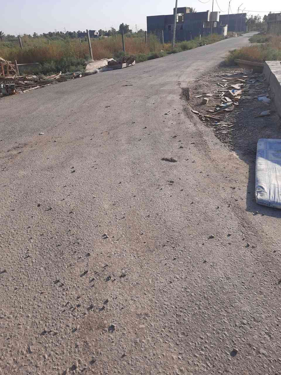 قطعه للبيع في مجمع الامير السكني متوفر مساحه 100م ووجه 6نزال 18 ارض زراعي طابو صرف كافة الخدمات تبليط اناره الشوارع 10م مدارس مستوصفف
حله الطهمازيه تقاطع شريفه الرقم ***********
