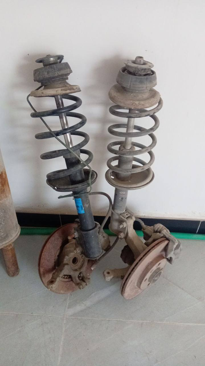 السلام عليكم جانت عندي رينو واحتركت وذني الغراض معروضات للبيع وياهن مكينه وكير مال حاوه جدد شهر من شادها واحتركت السياره؛ذني الغراض كدامكم جامات وراديتر جديد ومروحه وهواي غراض وصدر جديد التواصل ع الرقم ***********
