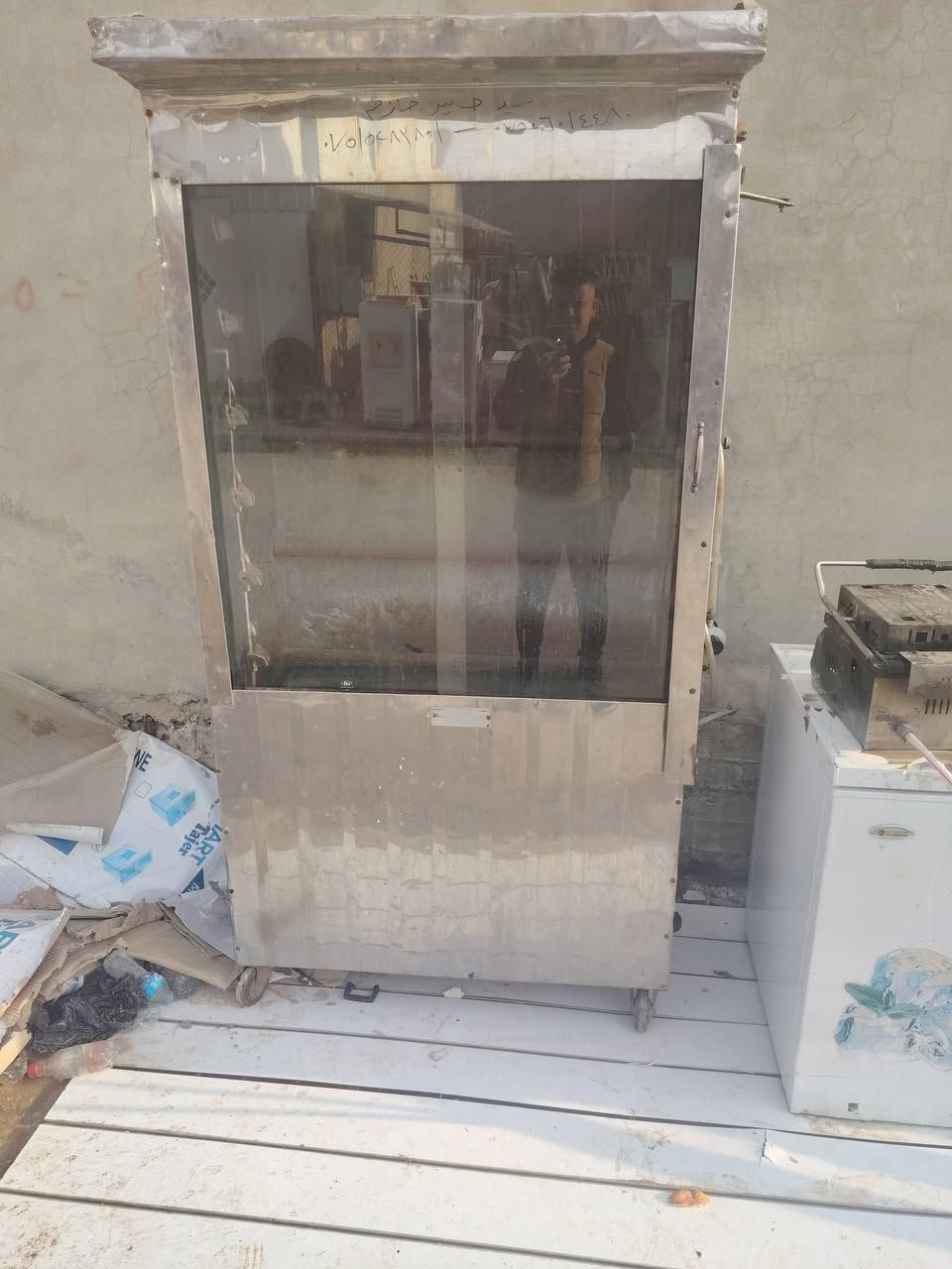 شواية للبيع 
عنوان الشارع سنجار مقابيل تربيه تلعفر مجمع الهابش 
***********
