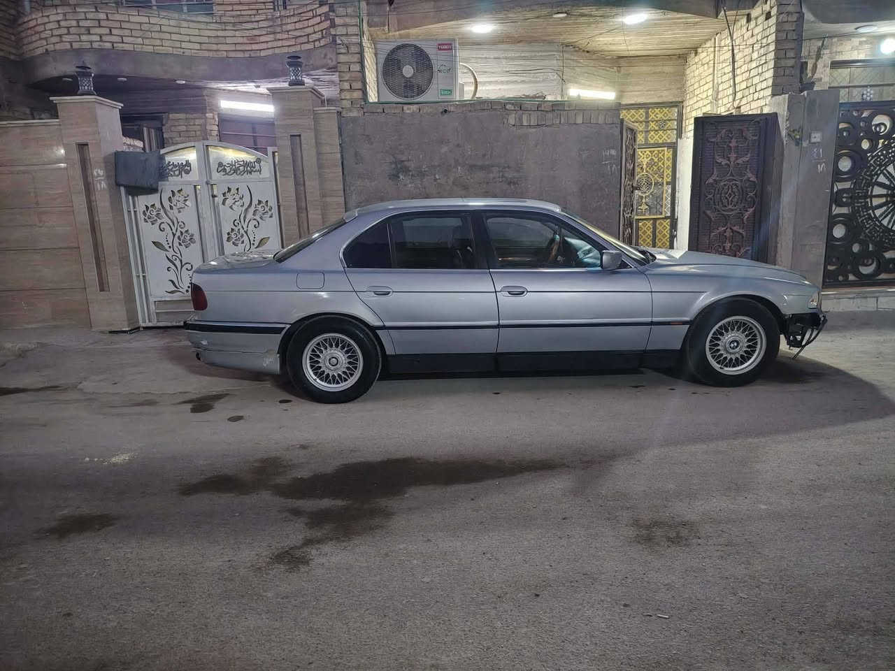 سلام عليكم خفاش موديل 95 نضيفه كلش بس دعاميه الماميه واحد رجع بك مايدري بس 740 ثمانيه سلندر واي ستفسار خابرني واني خادم السعر 70 وبيه مجال وهاذة رقمي ***********
