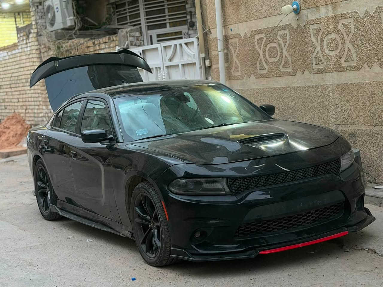 جارجر ارتي موديل 2019 اصل محرك 5700
ماشيه 37 الف كيلو جاهزه بدون نقص رقم بغداد باسمي 
مكان سياره بغداد 
بشده و60  للاتصال *********** 
محرك كير تبريد صدر شواصي لغود مكفولات علوضع شركه 
بيها 5 قطع صبغ فقط 
ترهم مراوس وبيع
