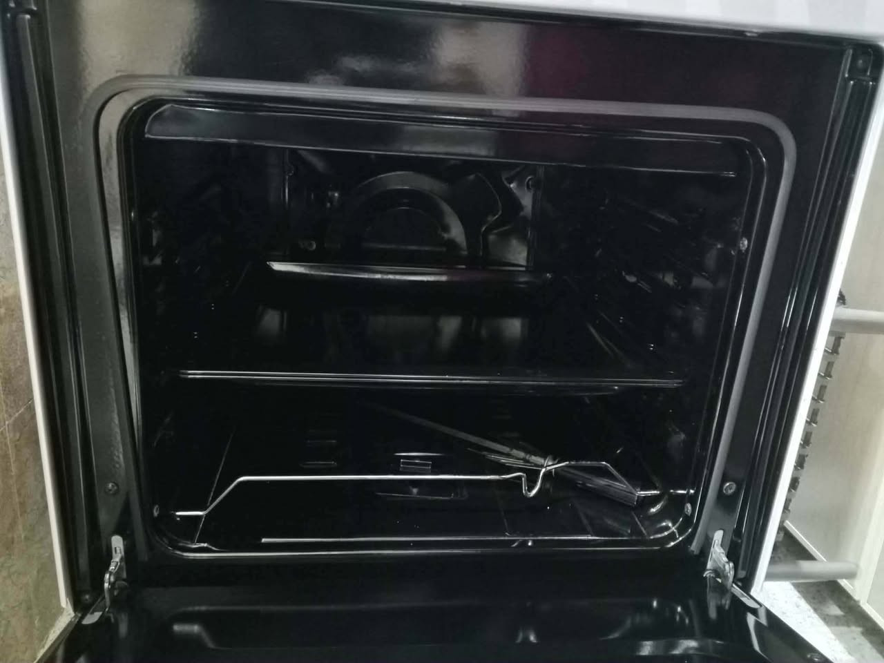 باشترین جۆری تەباخ چوار چاوی کلاس نەوالی تورکی  فڕنەکەی کاری نەکردوە لۆکە 80 هەزار کەمێک مەجال
بۆ پەیوەندی 
***********
