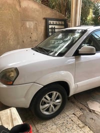 توسان 2009 مكفوله من الظربه وصبغ 6سلند السعر 100 تلفون 07801167144