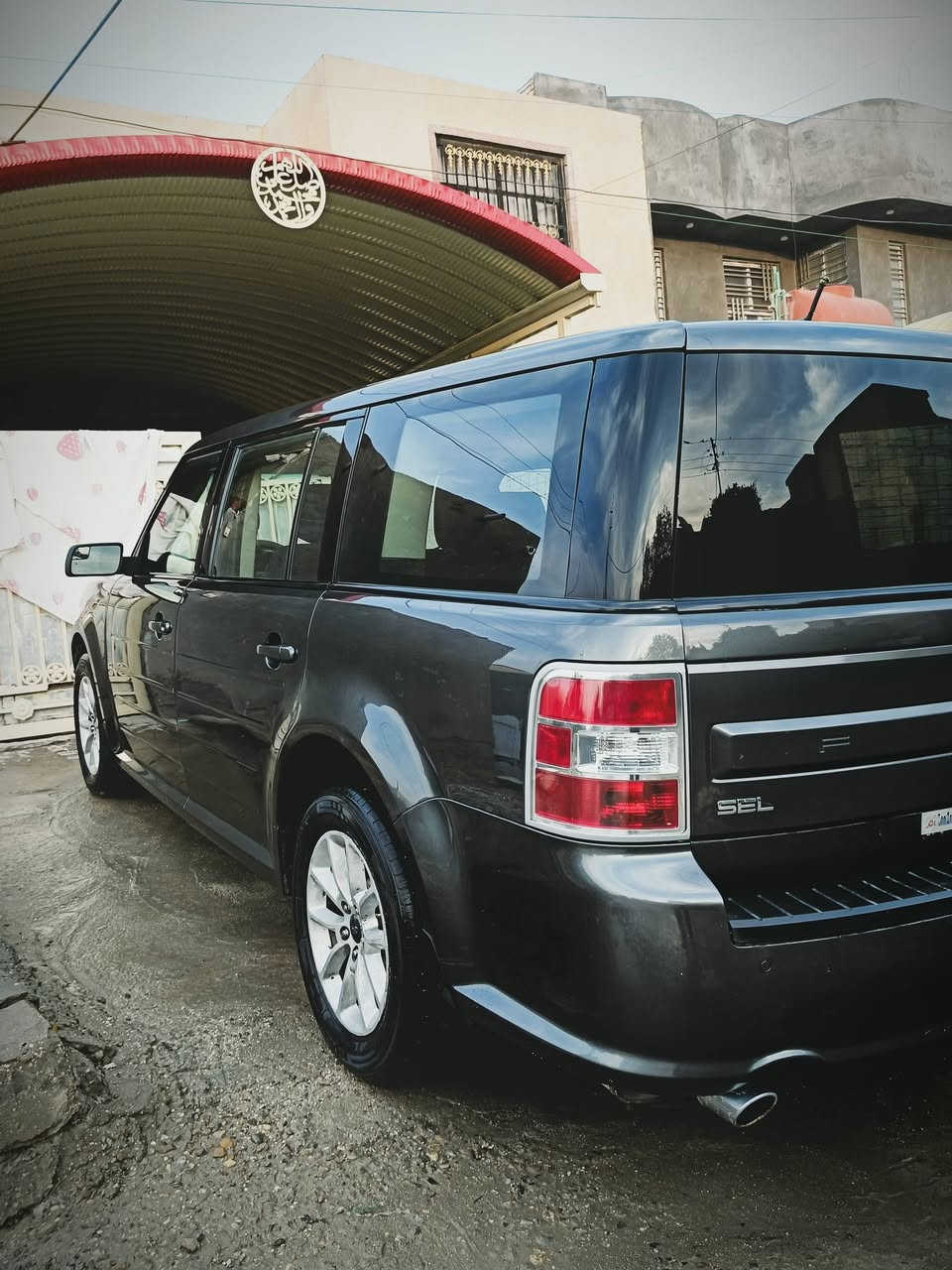 السلام عليكم فورد فليكس 2018مكينه 6سلندر 3500مكينه كير كفاله حادثهى موضح بلصور السياره ليبل واحد كشنات مخمل 7راكب3قطع تبريد كامره خلفيه دواره حساسات تحكم ستيرن جهتين دفع ثنائي  خلفيه 6ايرباك رمز بلباب بعد بيها مواصفات  رقم اربيل الجديد تريد وكاله تريد تحويل السياره جاهزه من كلشي تخم تاير جديد مكاني حله الهاشميه اي استفسار عبر الواتساب ***********
