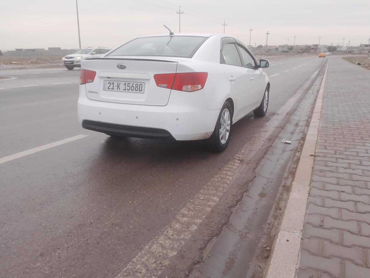 كيا سيراتو 2012
بونيت و جاملغ بخ بدون دواخل 
مواصفات 
٦ گير 
مراية شفت 
حساس
كاميرا  
شاشة ايپاد 
ماشي 182 الف 
بطاقة بنزين موجود
سنوية جديد لحد 2027 
سعر 103مجال بسيط 
مكان كركوك 
*********** 
***********
