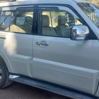 باجيرو • ٢٠١٠ • فول مواصفات