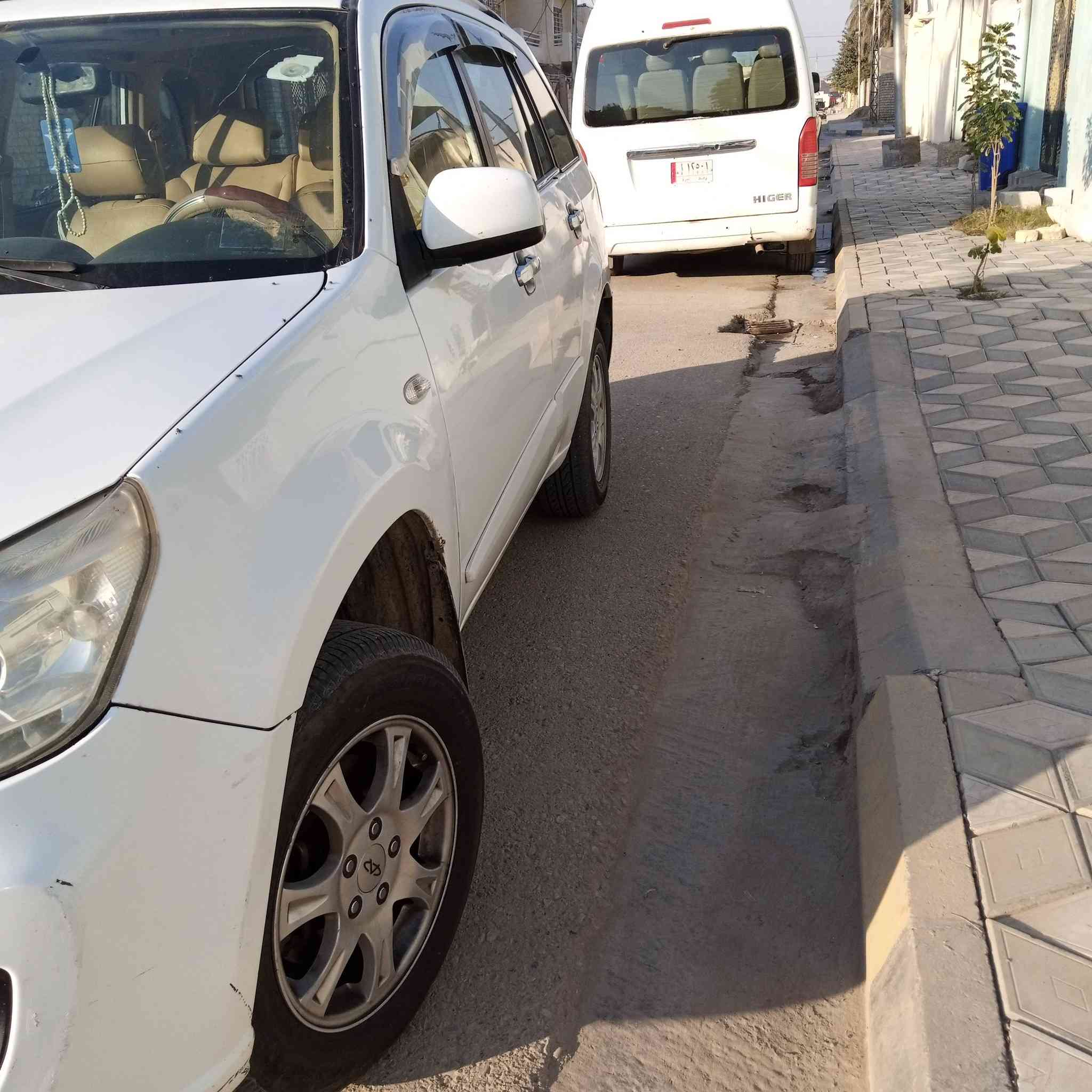 مراوس حسب القناعة السيارة باسمي مكاني واسط قضاء الحي جاهزة ترايك لاربيل مكفولة ضربة  مابيه صبغ ولا خياس مصلح ترهم بيع 
السعر خاص والاستفسار اتصل وبيك خير وتدلل ***********
