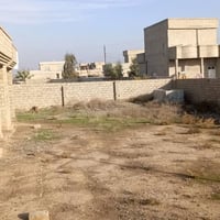 / بيت كامل المساحه نص دونم مسيج كامل باب حوش سلايت اسلاك شائكه فتل الم...