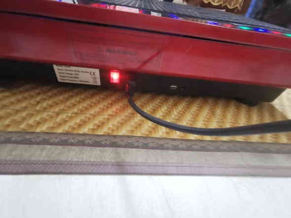 بلوتوث
سريع جدا ويتحمل وزن أكثر من 200 كيلو ولمس 
نظيف جدا
مكاني بغداد الزعفرانيه واتساب ***********
