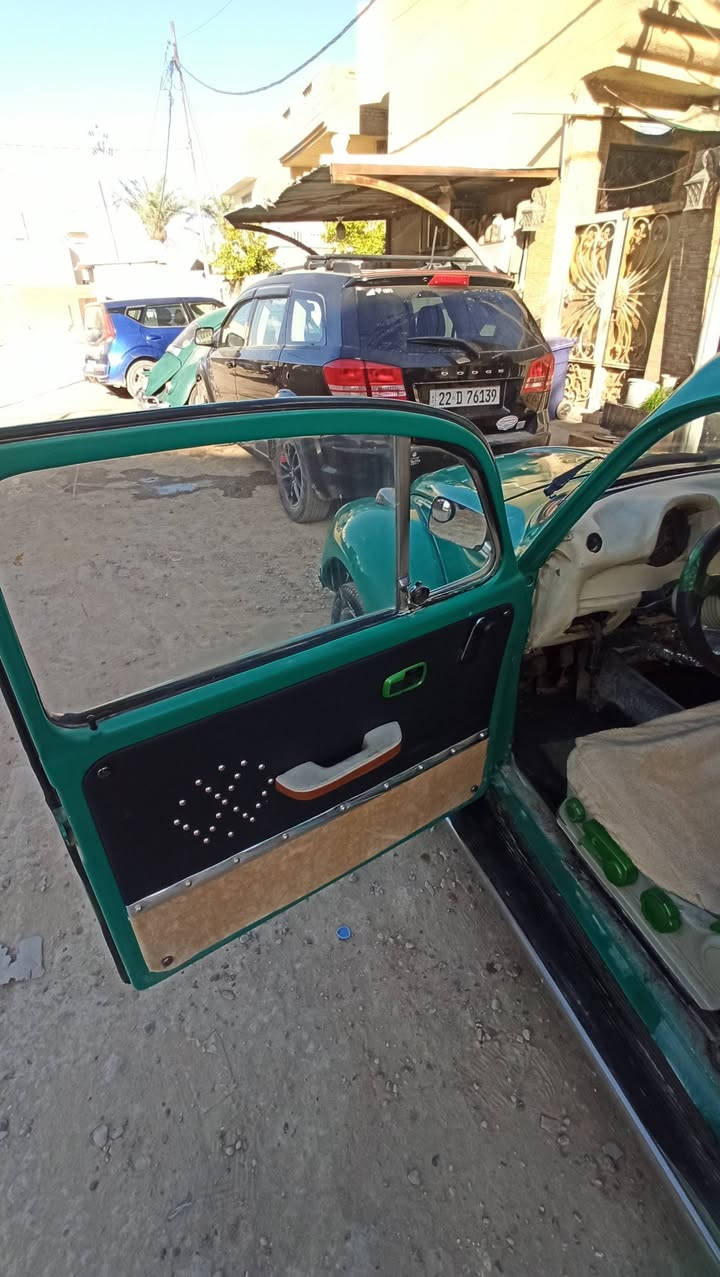 السلام عليكم فولكس واكن موديل 1973باسمي سنويه جديده محرك 1600حاويه تخم كهربائيات حداديه جاهزه السعر .. 110$  وبيهامجال  
***********..   ***********.
