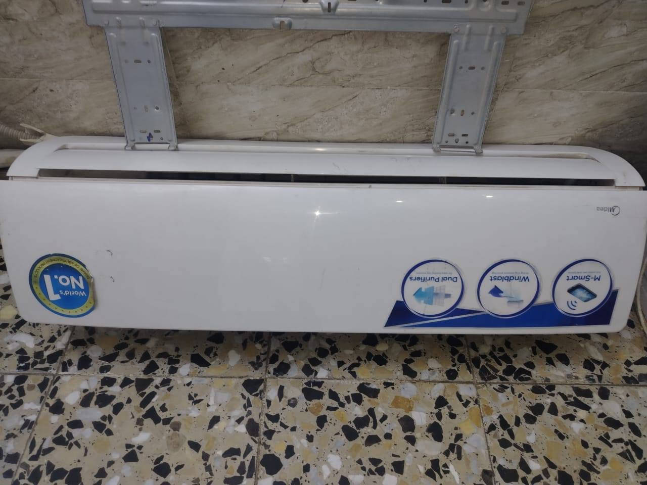 عندي سبالت ثنين للبيع نضاف ونوعيه زينه ميديا وتوسوت كل سبلت طنين وسعر مناسب ليريدهن العنوان بغداد البياع منطقه الدوانم  ***********
