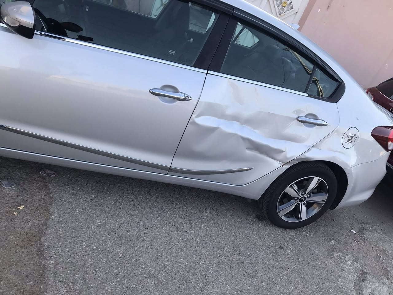فورتي 2018 وارد امريكي رقم بغداد للبيع
ضربة امريكا جاملغ وحافة البنيد معدلات ومصبوغات نفسهن 
وضربة العراق مثل ماموضح بالصورة باقية ممصلحه 
ماشية 121 الف ميل 
شاشة جبيرة كاميرا تحكم ستيرن وباقي مواصفات الفورتي 
السعر 115 وبيها مجال


**إذا كنت صاحب هذا الإعلان وتريد حذفه لأي سبب، رجاءا أرسل رسالة إلى الدعم الفني**