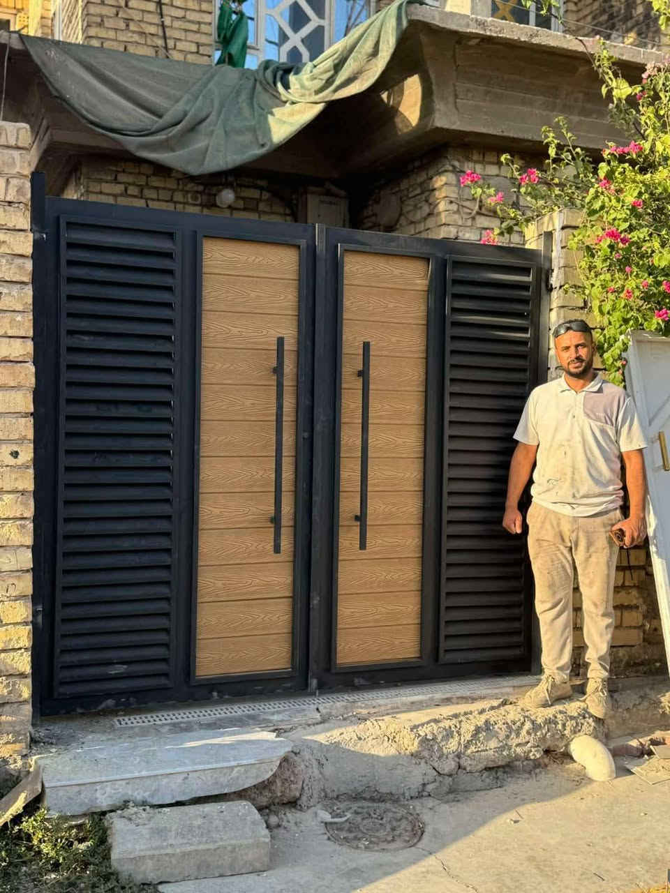 معمل حداده علي محسن سمين
لعمل الابواب والشبابيك  والمحجرات
***********
