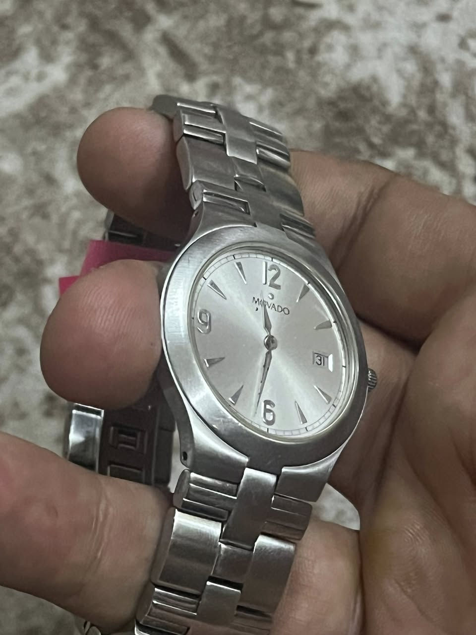 ساعة موفادو انتيك سويسري اصلي وكالة. 
السعر ١٥٠$


**إذا كنت صاحب هذا الإعلان وتريد حذفه لأي سبب، رجاءا أرسل رسالة إلى الدعم الفني**