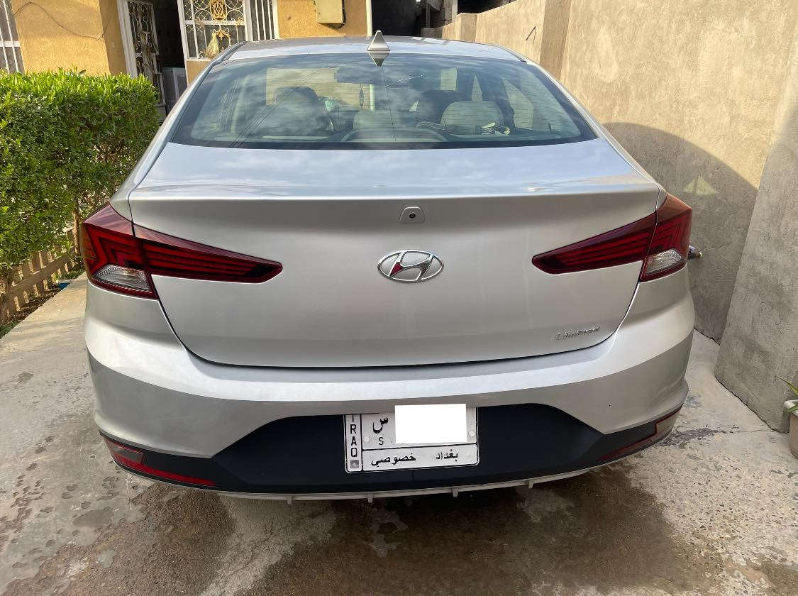 يا الله الانترة 20 لون سلفر محرك 2000 دوش كير سفتي 8 فول  ماشه 71 عدة فتحه  ضرر موجود صورة صندوك وجاملق امامي صفحت سايق راجع بارد  عنوان بغداد زعفرانية سعر 150  (***********  رجآ ميعجبك منشور عبرة
